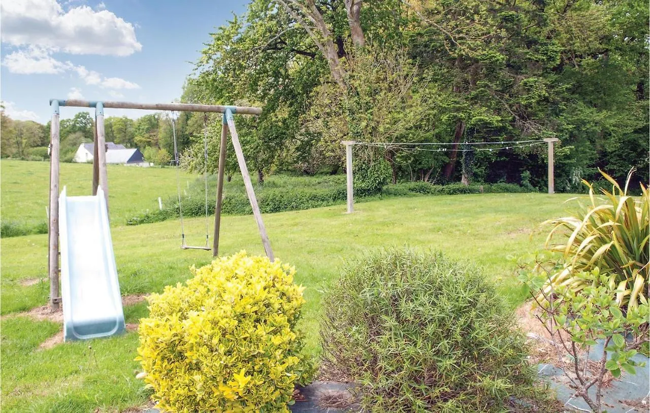 5 Bedroom Stunning Home In St Martin Des Pres La Ville Morvan 0*,
