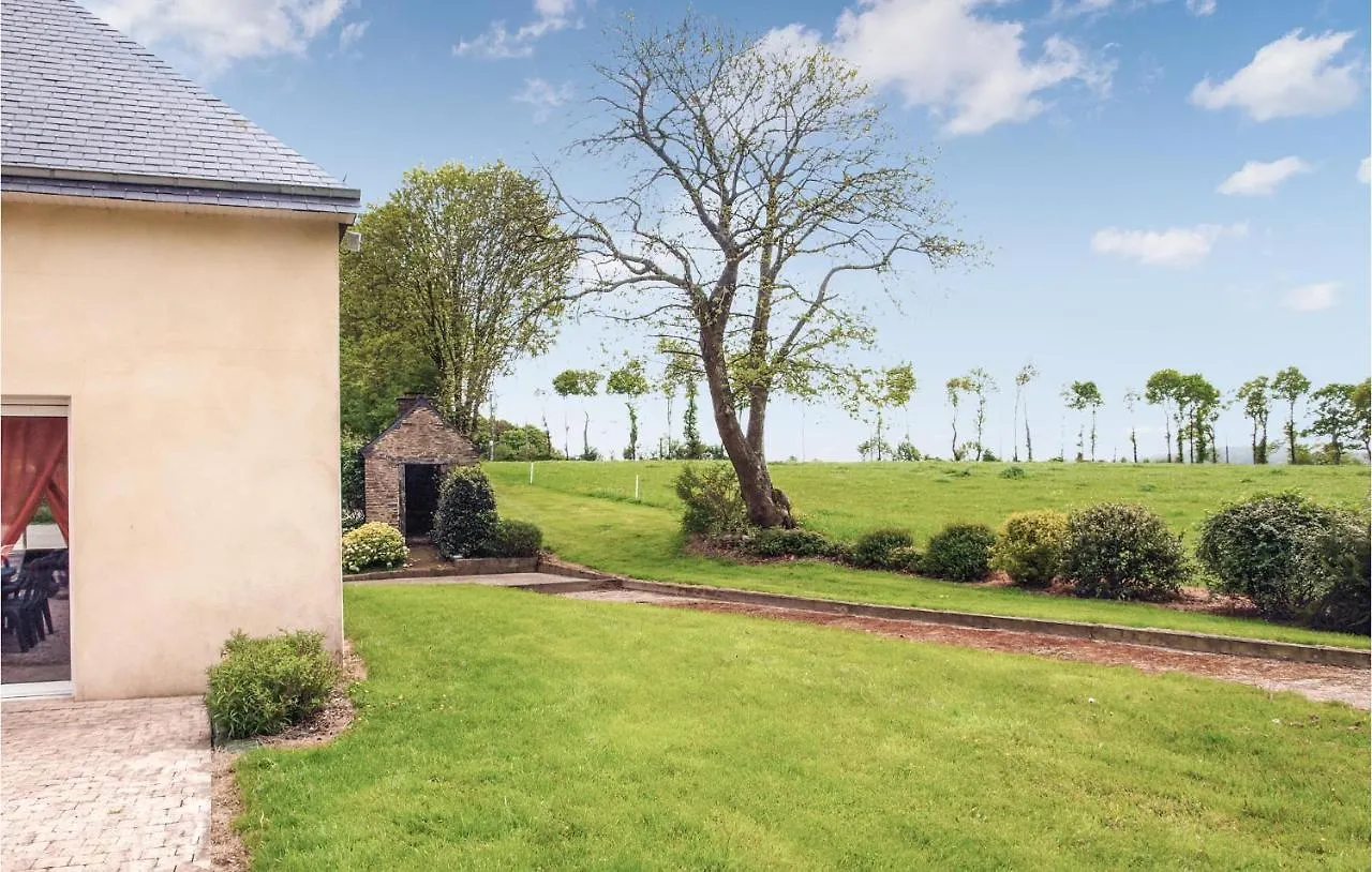 Holiday home 5 Bedroom Stunning Home In St Martin Des Pres La Ville Morvan France