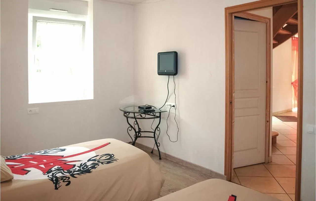 Holiday home 5 Bedroom Stunning Home In St Martin Des Pres La Ville Morvan
